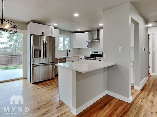 Building Photo - 1211 S Saulsbury Ct