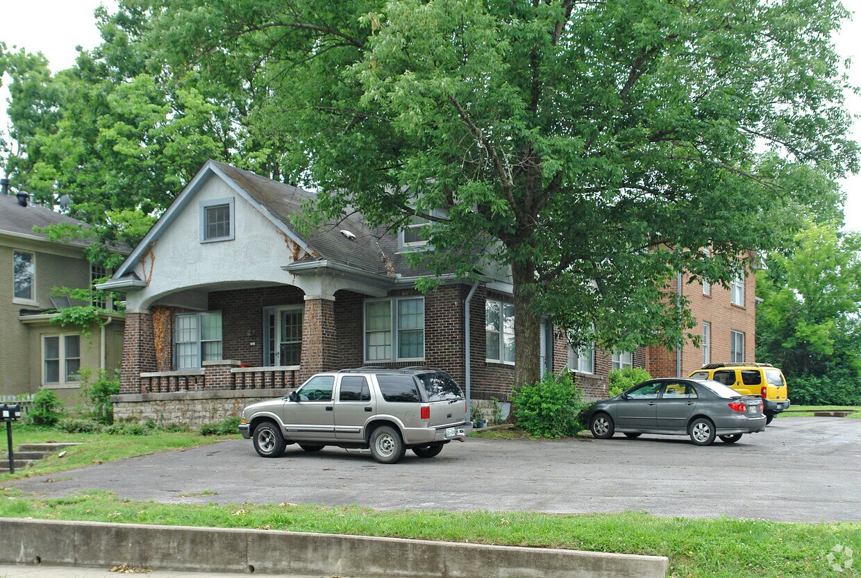 Foto principal - 121 Acklen Park Dr
