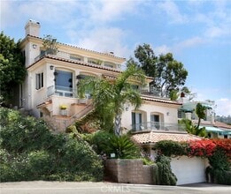 Building Photo - 1060 Skyline Dr