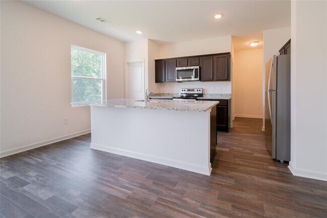 Building Photo - 4745 Alford Commons