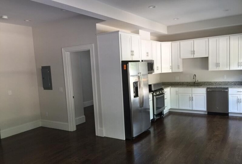 Foto principal - 2044 Beacon St