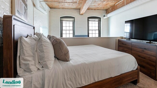 Foto del edificio - 121 S Fremont Ave