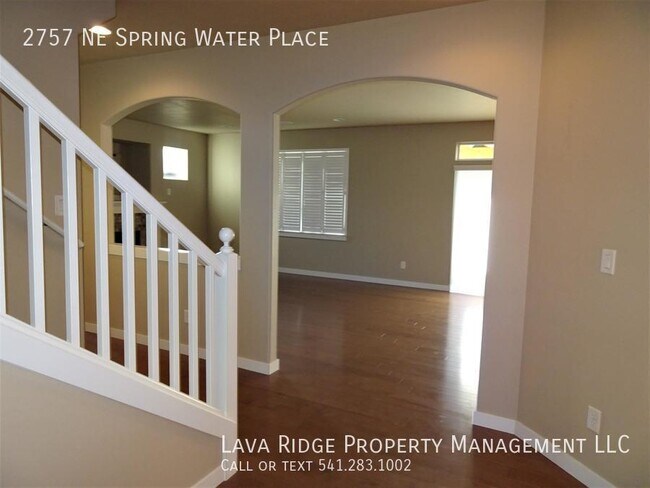 Foto del edificio - 2757 NE Spring Water Pl