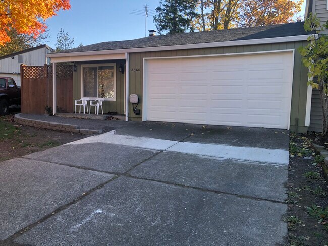 Building Photo - 2660 SW 16th Plz