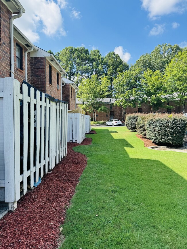 Private Patio - Dunwoody Trails