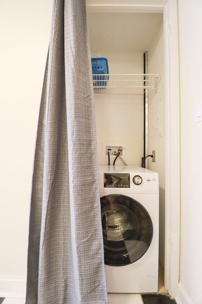 Building Photo - 1 Bedroom Condo in Downtown Tulsa! *Price ...