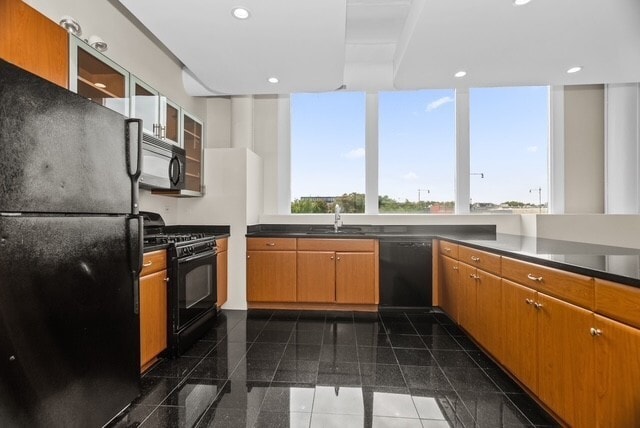 Building Photo - 3025 N Western Ave