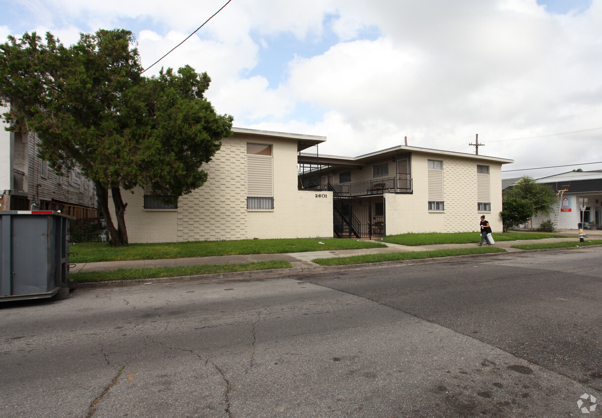 Building Photo - 2601 Carondelet St