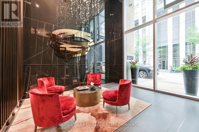 Photo du bâtiment - 11-4711 Yorkville Ave