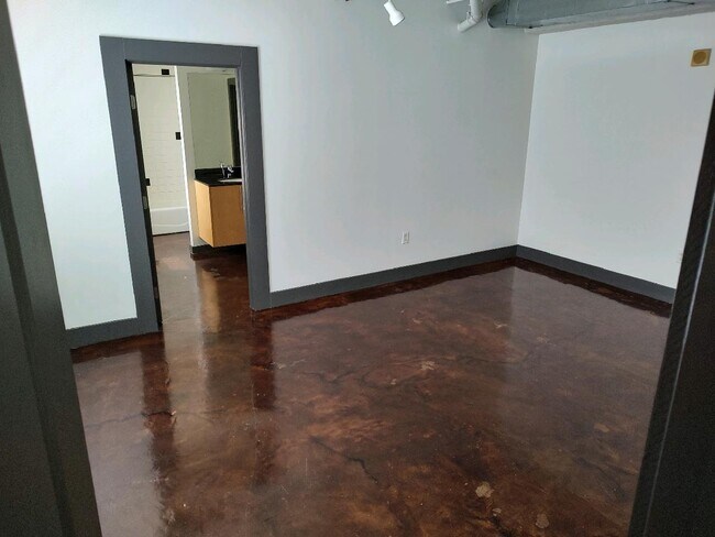 Foto del edificio - 329 E Colorado Blvd