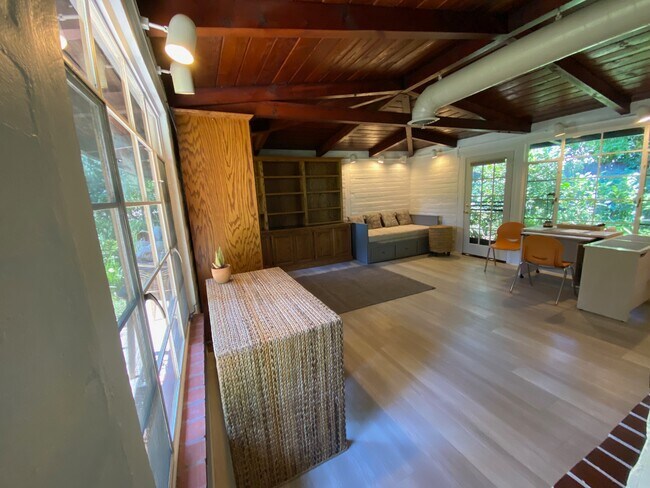 Building Photo - 1313 Bryant St