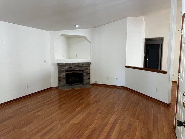 Building Photo - 3bd/2ba Covington House