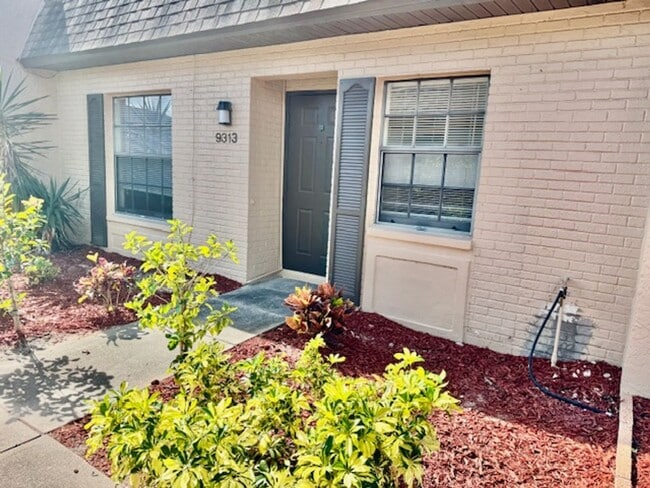 Building Photo - 2 bedroom 2 bathroom unfurnished annual