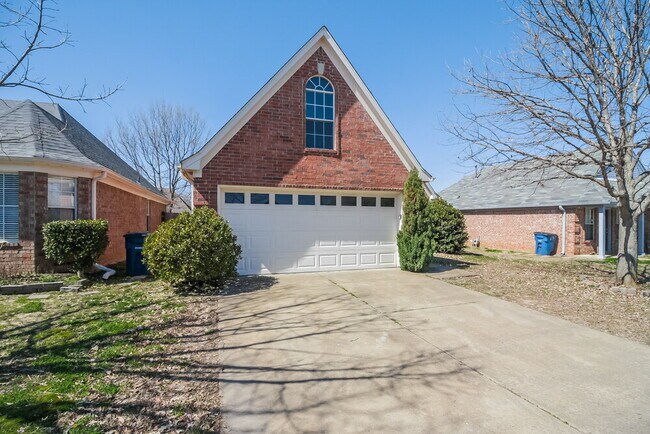 Foto del edificio - 8207 Cross Point Dr