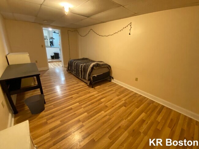 Building Photo - 1207 Commonwealth Ave