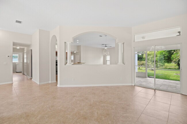 Building Photo - 5651 NW North Crisona Cir