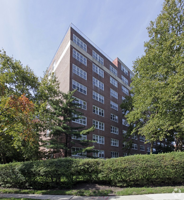 Parkway House Apartments in Glen Ridge, NJ