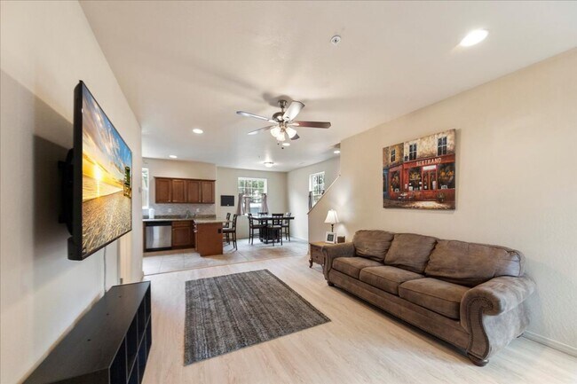 Foto del edificio - Railroad Springs Townhome for Rent!