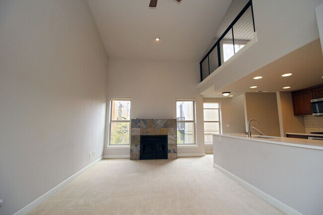 Foto del edificio - Chic and Modern Loft-Style 2+ Bedroom Town...