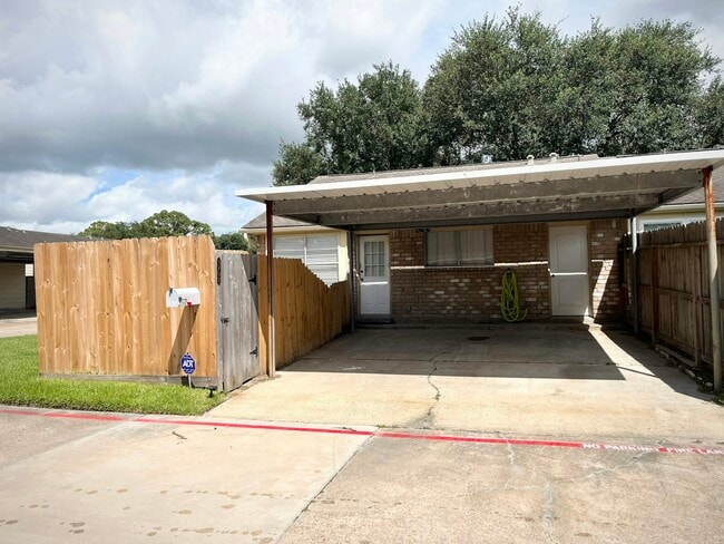 Foto del edificio - 3762 Laura Leigh Dr