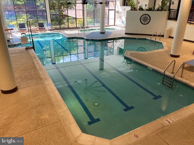 Foto del edificio - 5902 Mt Eagle Dr