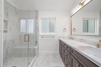 Building Photo - 377 Roycroft Ave