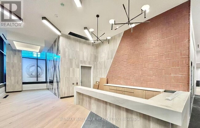 Building Photo - 35 Parliament St