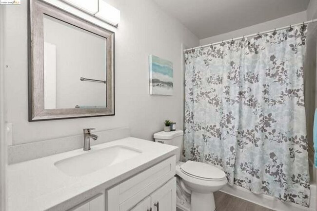 Foto del edificio - 38 Asbury Ct