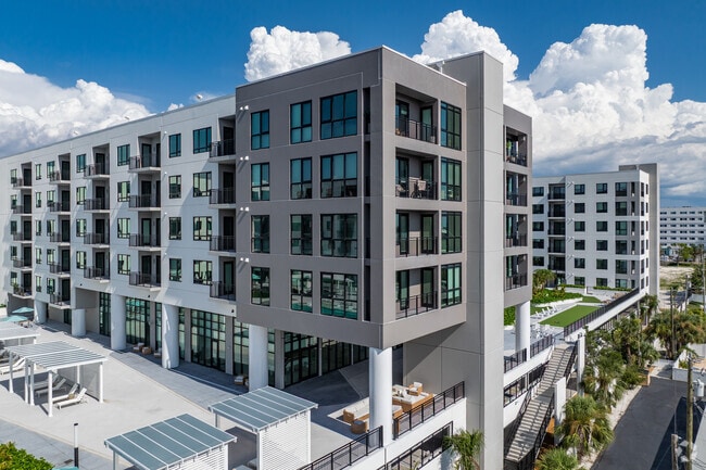 4341 34th St S Saint Petersburg, FL - Marina Club Apartment homes