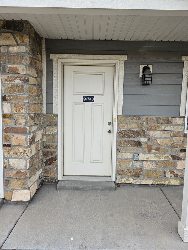 Primary Photo - Cute 3 Bedroom 2.5 bath Townhome for Rent ...