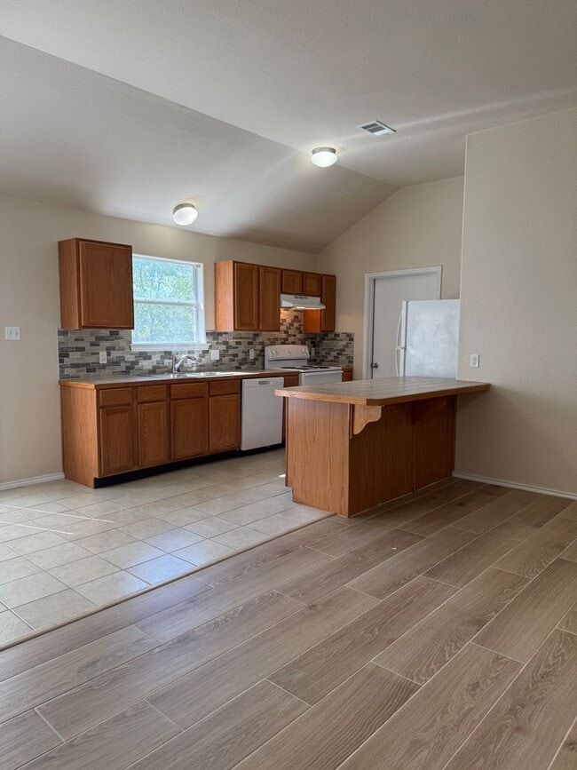 Foto del edificio - 400 Blue Shale Dr