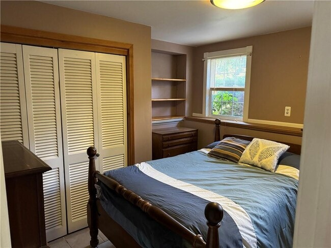 Building Photo - 57 Sheila Dr