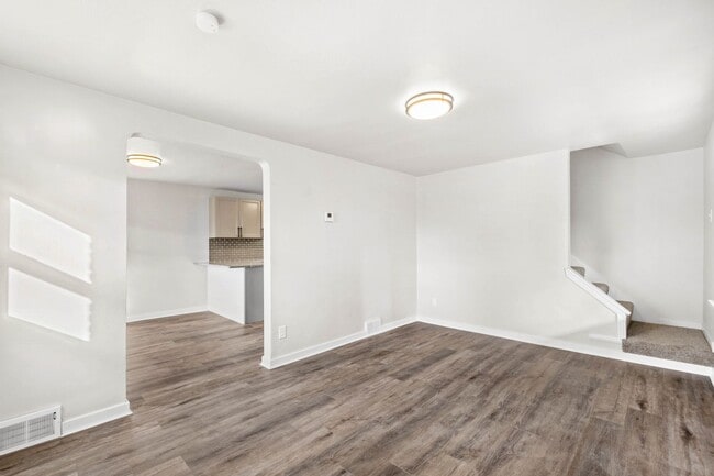 Building Photo - Stunning 2 bedroom home in Mt. Washington available May 1!