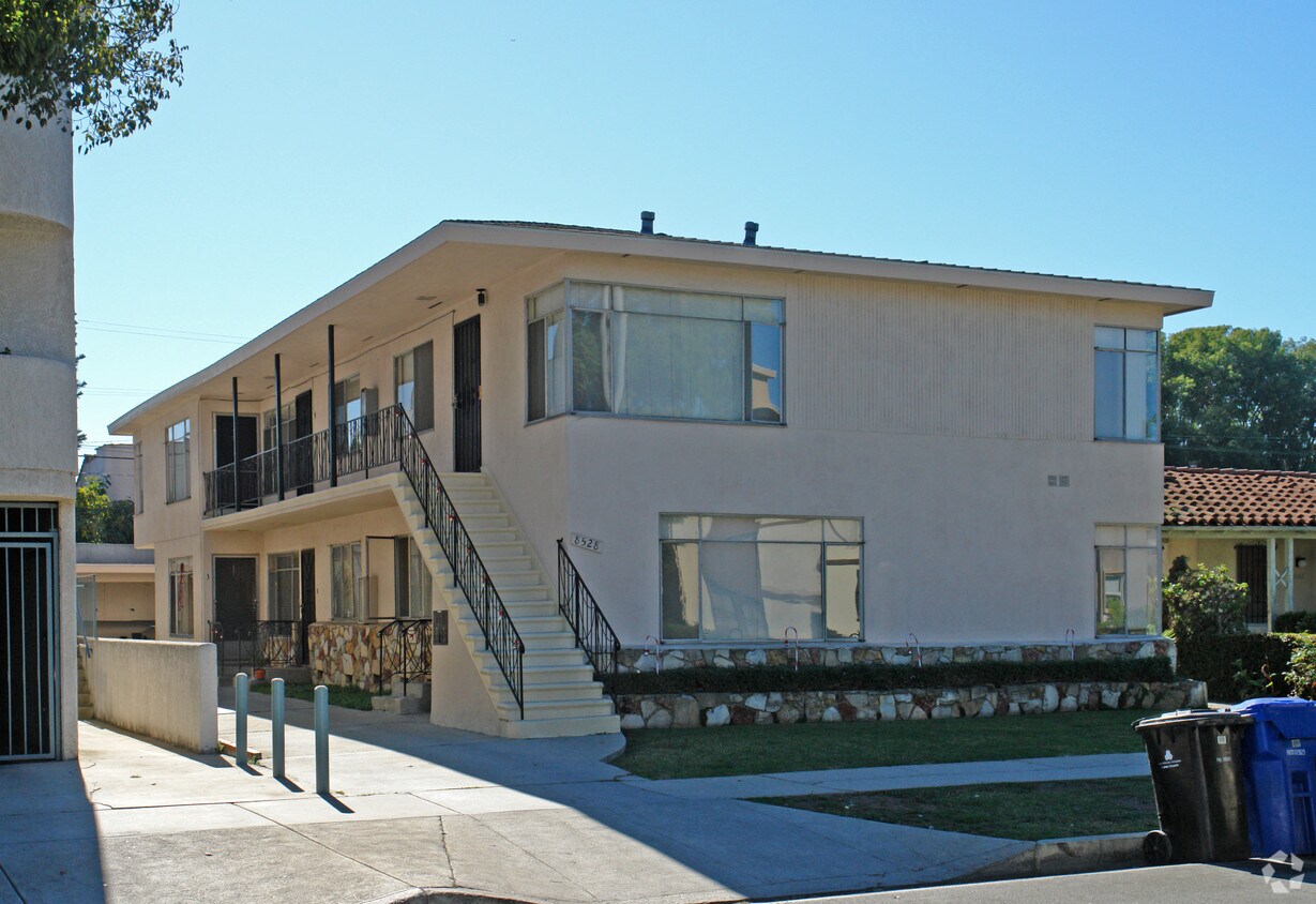 Primary Photo - 8528 Cashio St