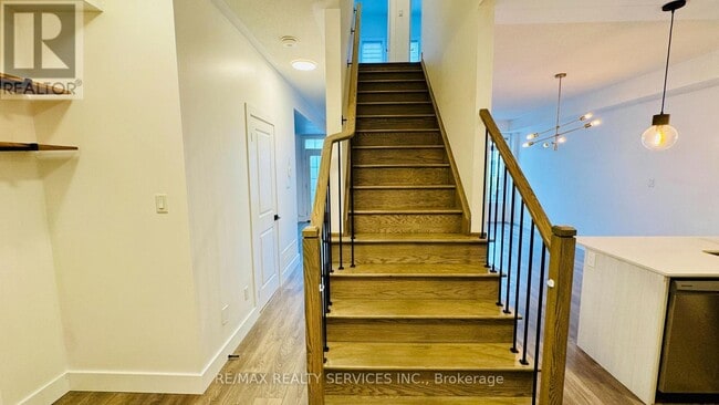 Building Photo - 1159 Lloyd Landing
