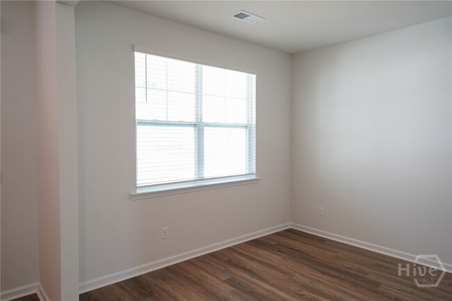 Building Photo - 151 Kraft Kove
