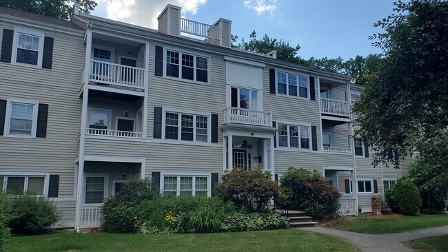 Building Photo - 450 Brookside Dr