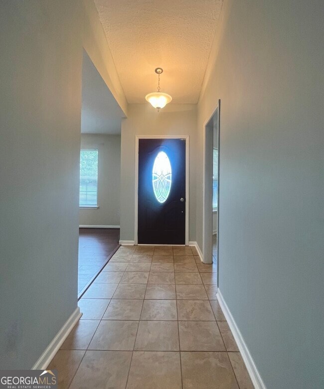 Building Photo - 435 Creekside Dr