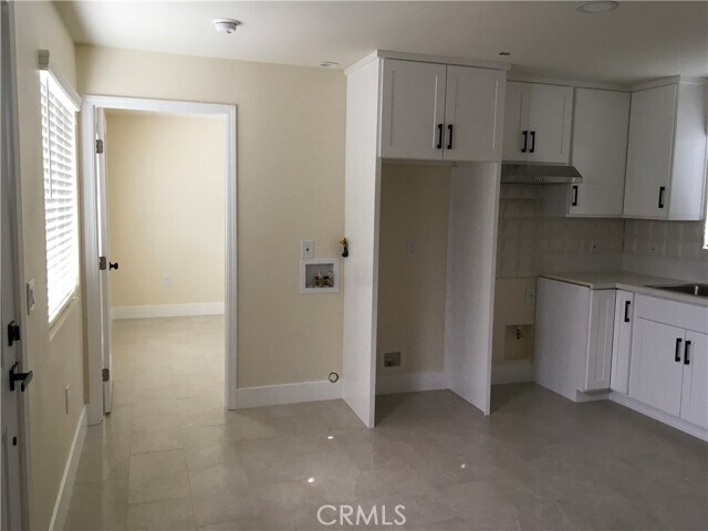 Building Photo - 9718 San Vincente Ave