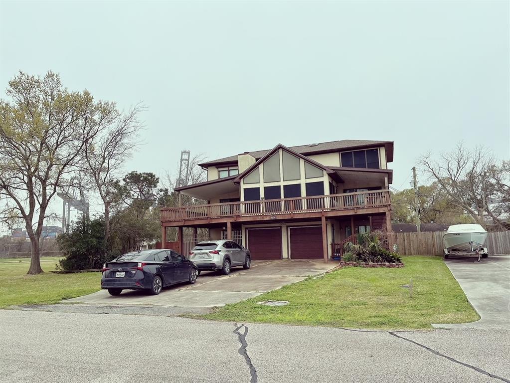 Primary Photo - 215 Bay Colony Dr