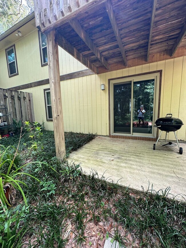 Foto del edificio - Spacious downstairs 2Bed/1 Bath in Killear...