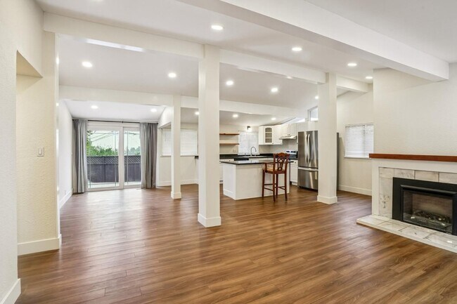 Foto del edificio - 6900 Thornhill Dr