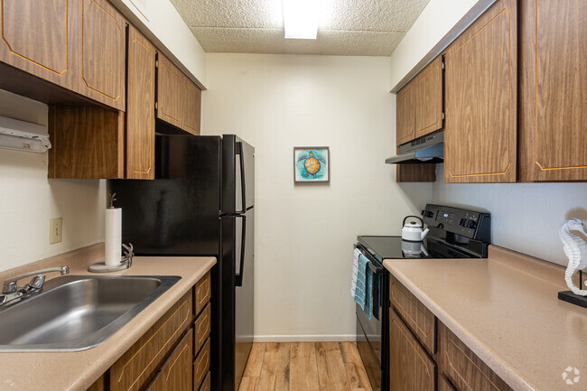 Studio, 1BA - 441 SF - Emerald Apartments