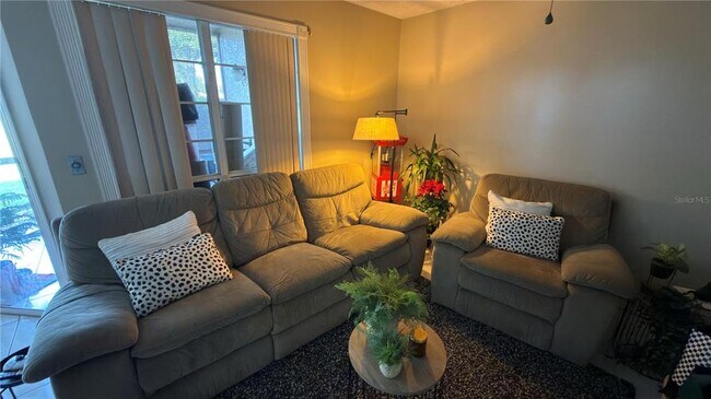 Building Photo - 4690 Pembrook Pl