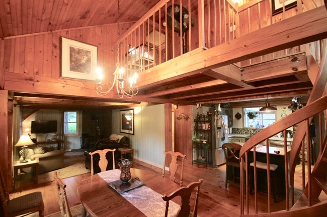 Foto del edificio - 2075 Crab Creek Rd