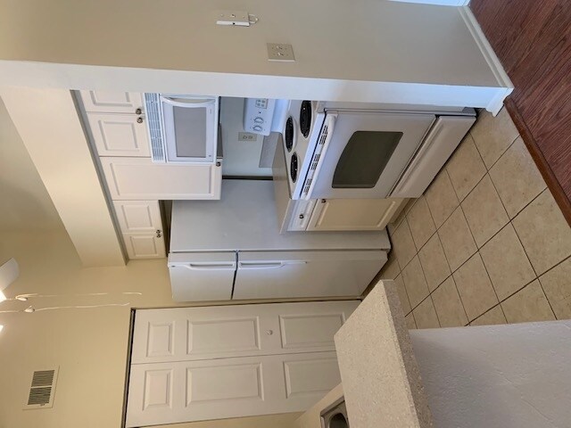 Foto del edificio - 1222 Bermuda Lakes Ln