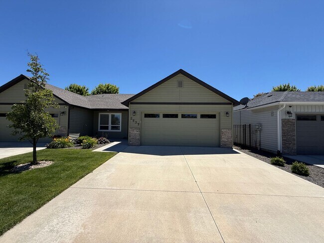 Building Photo - Beautiful Meridian Home in Prime Location Near The Village, Parks & Schools