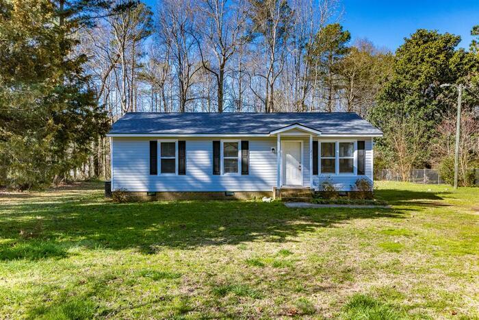 Primary Photo - 211 Fox Run Dr