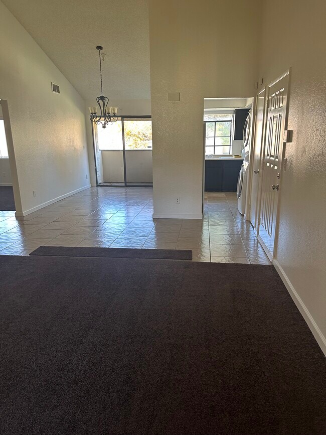 Foto del edificio - 44406 15th St E