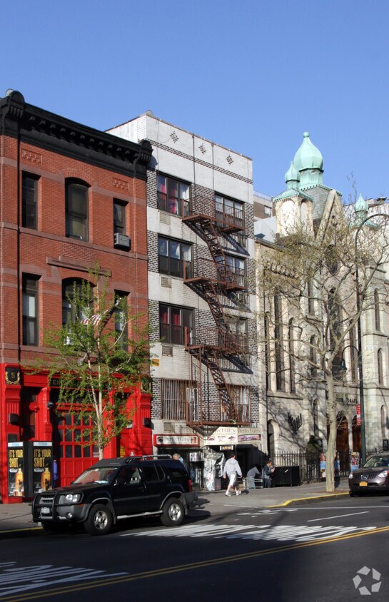 Primary Photo - 338 E 14th St